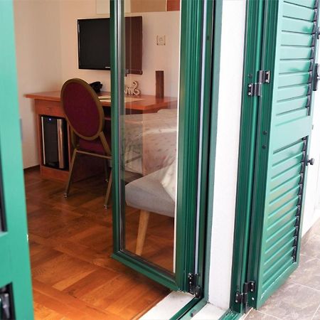 Kleine Hexe B&B Pension Пировац Екстериор снимка