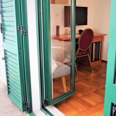 Kleine Hexe B&B Pension Пировац Екстериор снимка