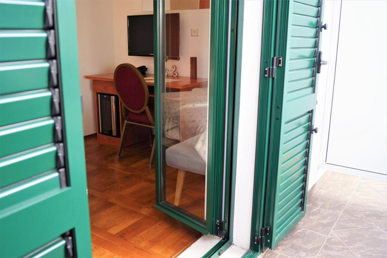 Kleine Hexe B&B Pension Пировац Екстериор снимка