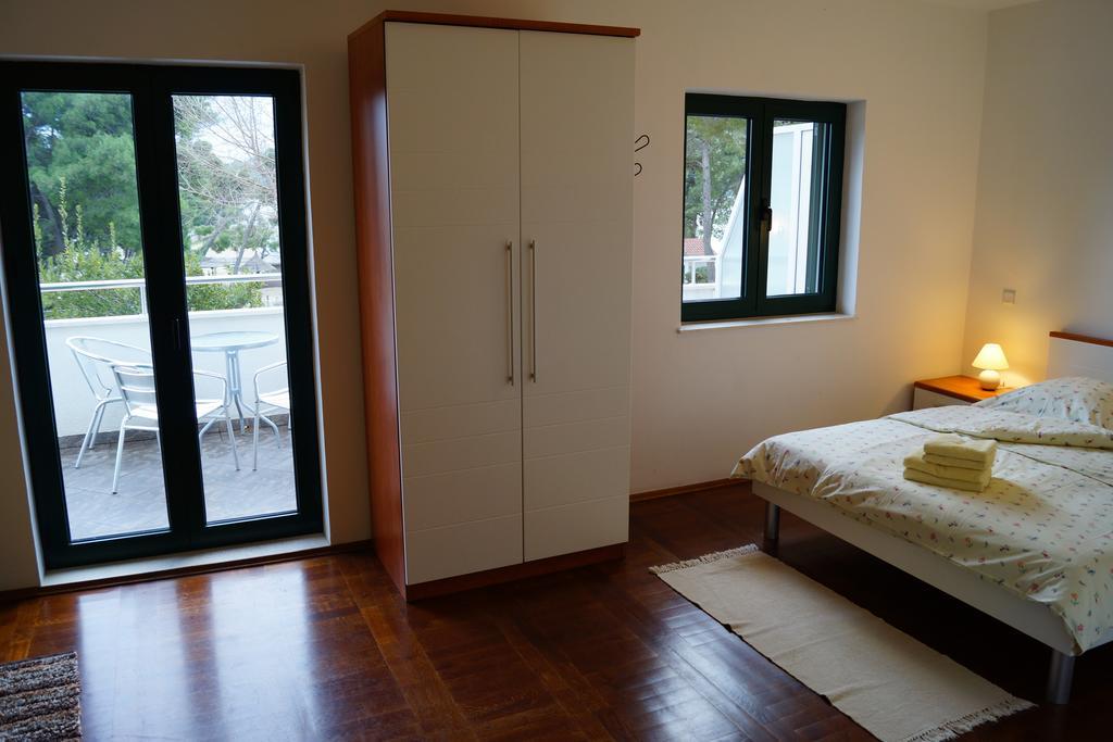 Kleine Hexe B&B Pension Пировац Стая снимка
