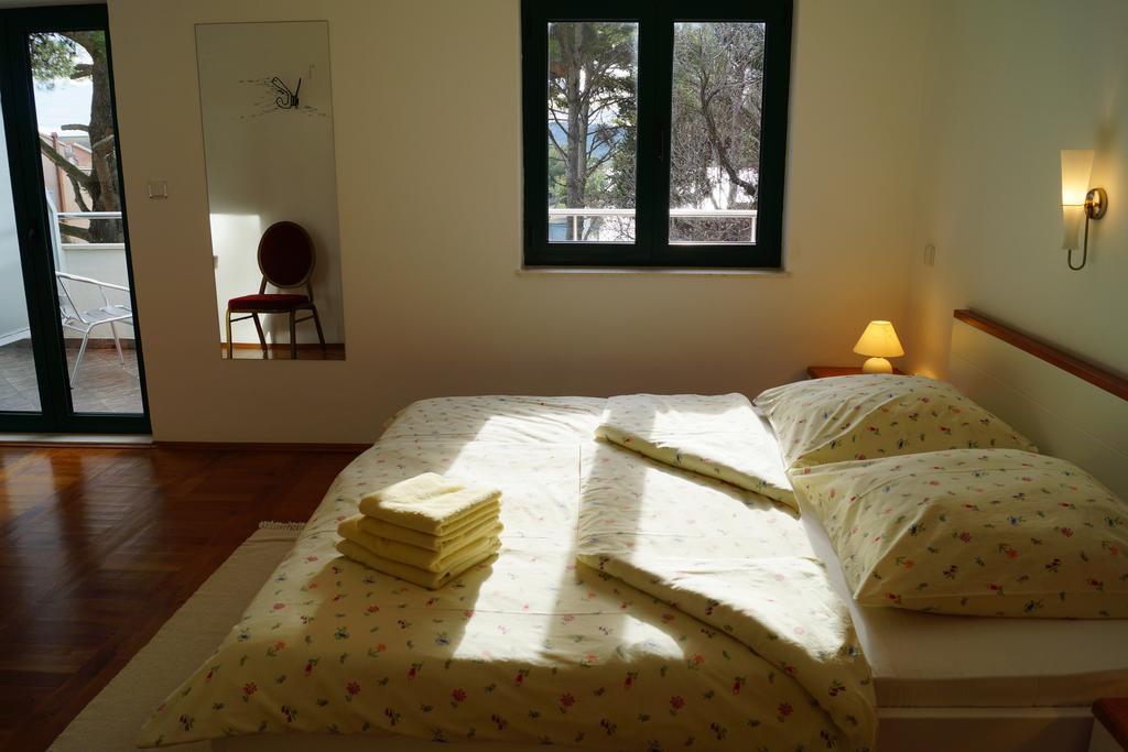 Kleine Hexe B&B Pension Пировац Стая снимка