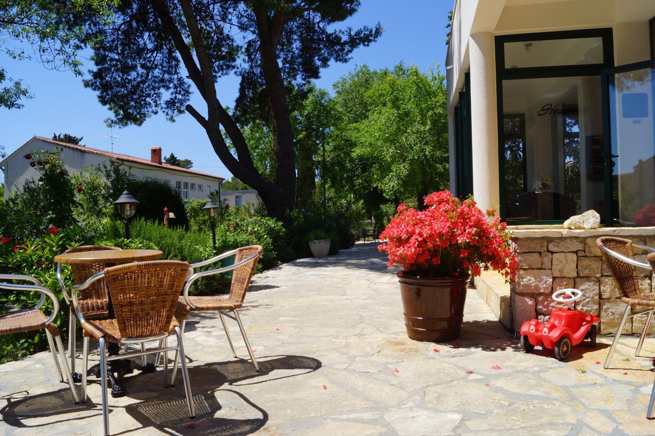 Kleine Hexe B&B Pension Пировац Екстериор снимка