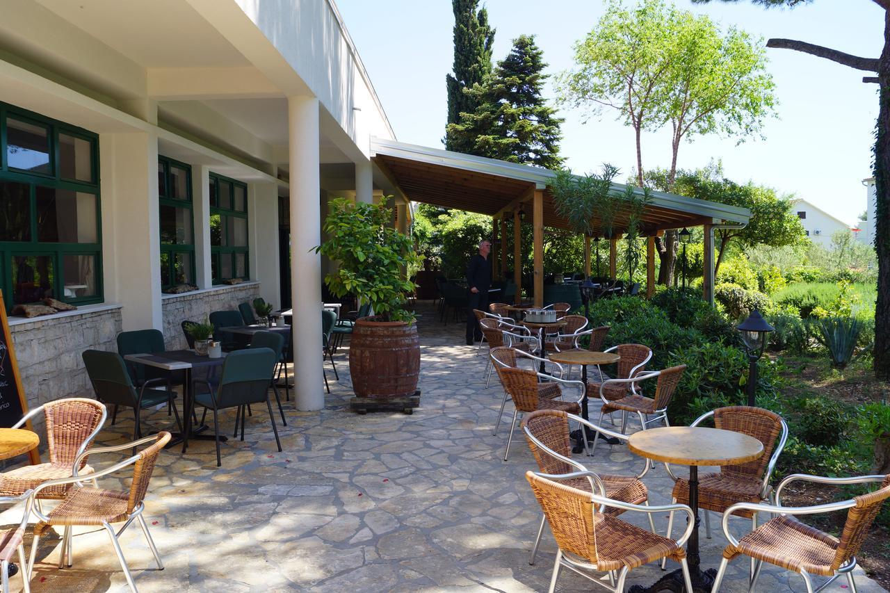 Kleine Hexe B&B Pension Пировац Екстериор снимка