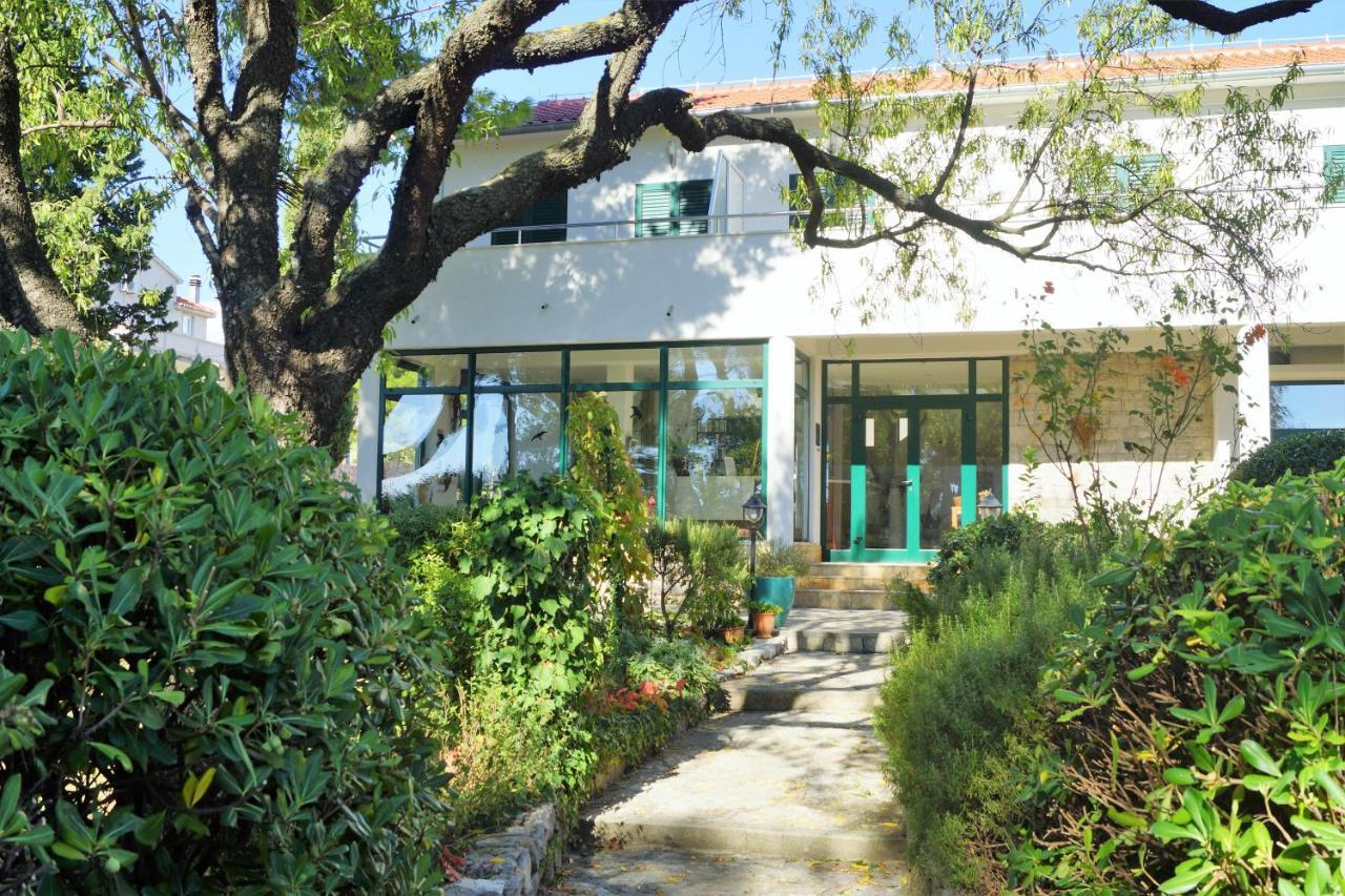 Kleine Hexe B&B Pension Пировац Екстериор снимка