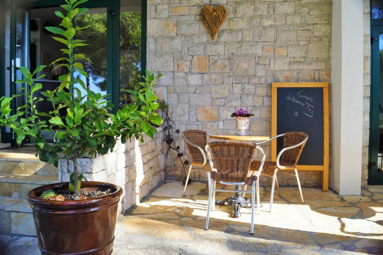 Kleine Hexe B&B Pension Пировац Екстериор снимка