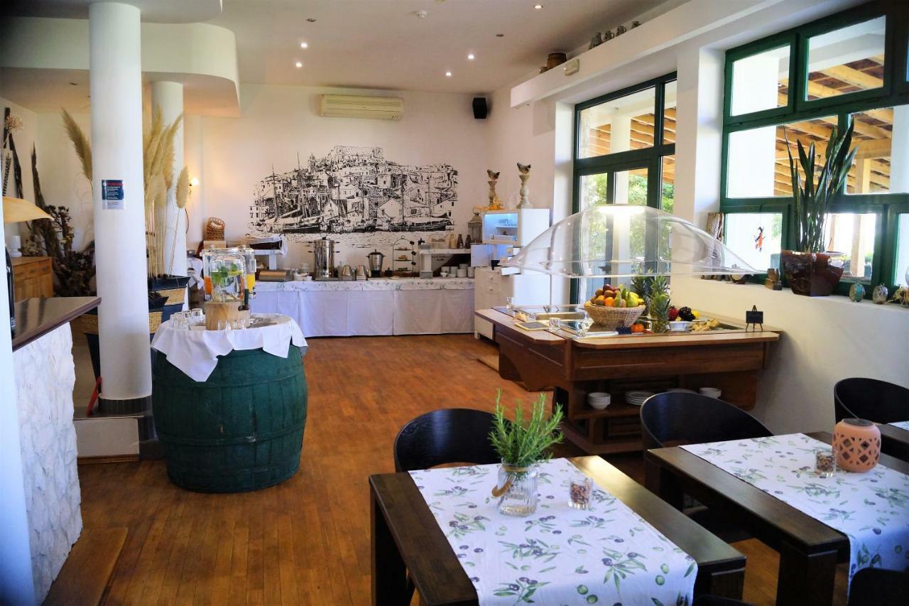 Kleine Hexe B&B Pension Пировац Екстериор снимка